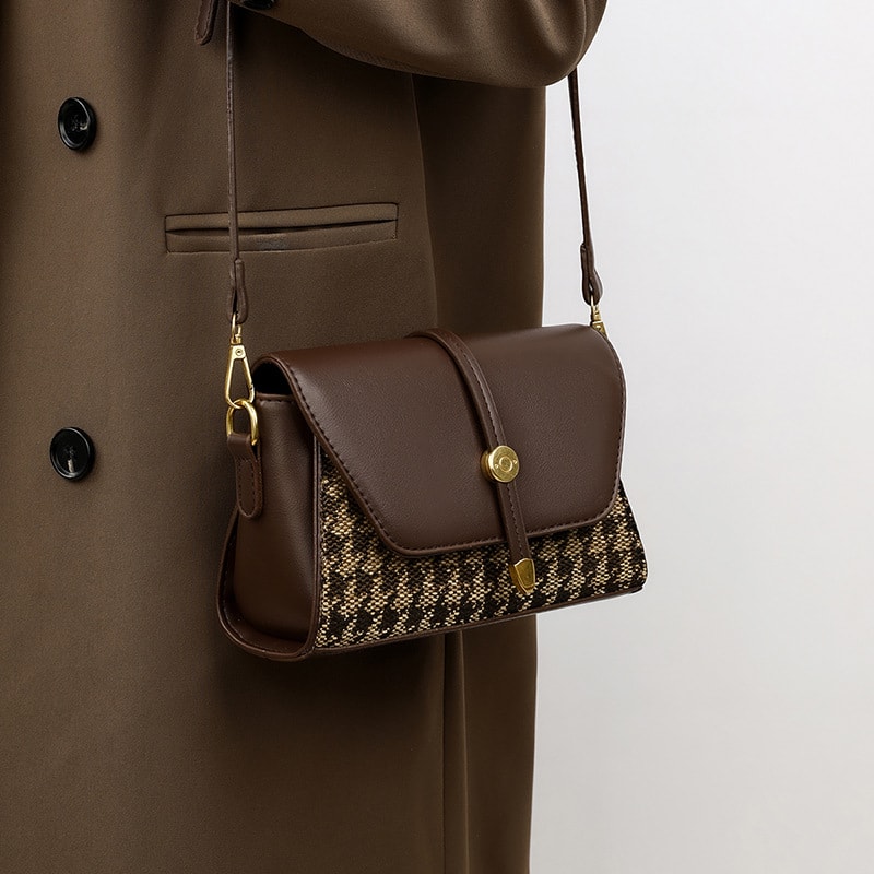 houndstooth-woven-leatherette-flap-crossbody-bag